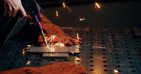 процесс ручной лазерной сварки